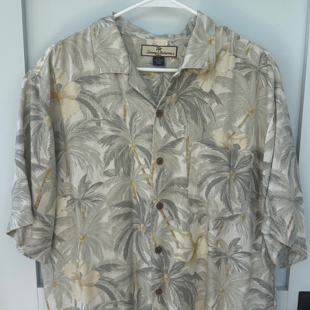 Tommy Bahama 100% Silk Hawaiian Button Down Camp Shirt Green Palm/Flower